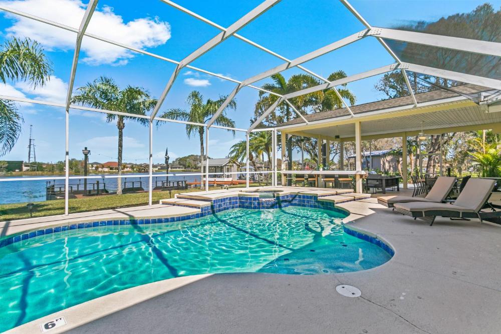 Waterfront Pool Pickleball Basket Sleeps 18